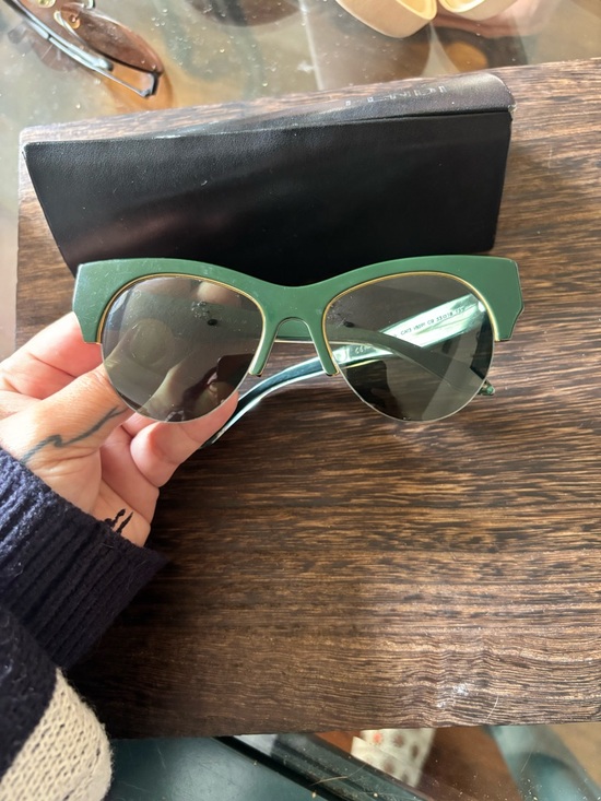 Victoria Beckham Olive Green Cat-Eye Sunglasses with Dark Lenses main image 8